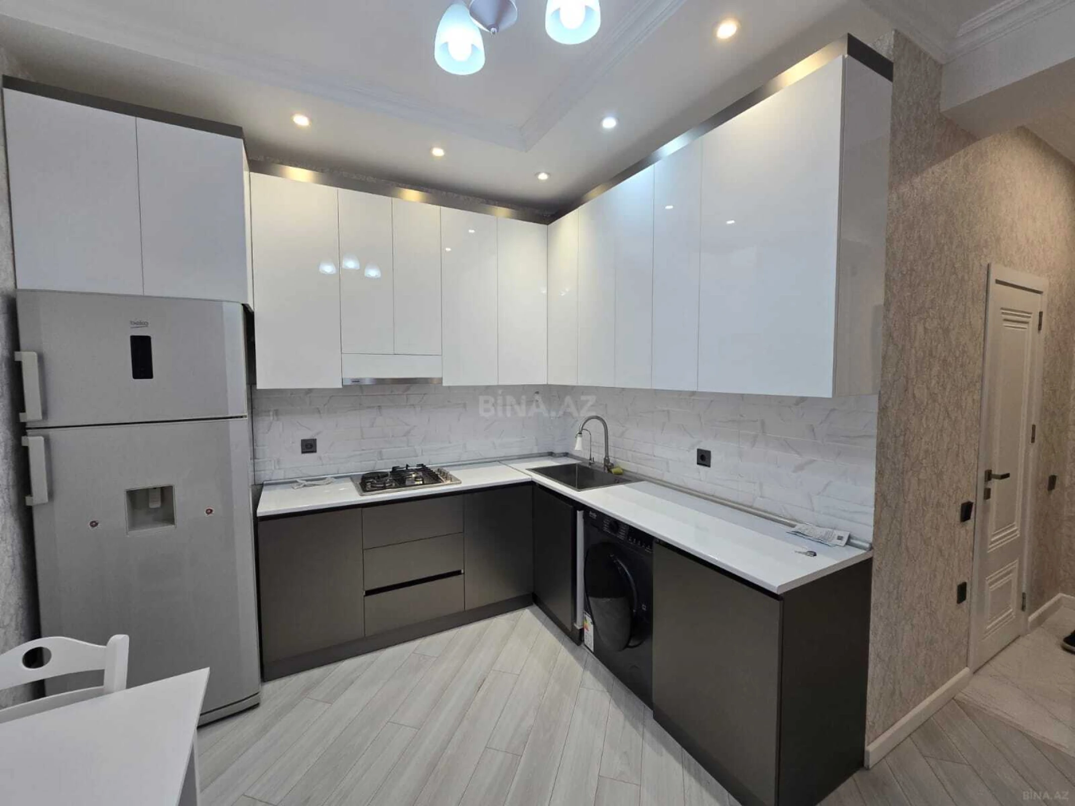 Kirayə verilir 2 otaqlı mənzil 70 m²