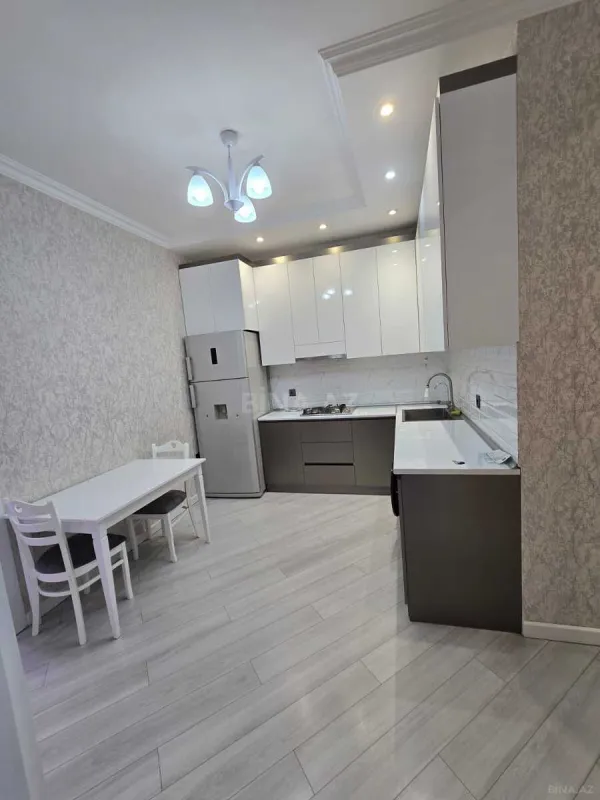 Kirayə verilir 2 otaqlı mənzil 70 m²