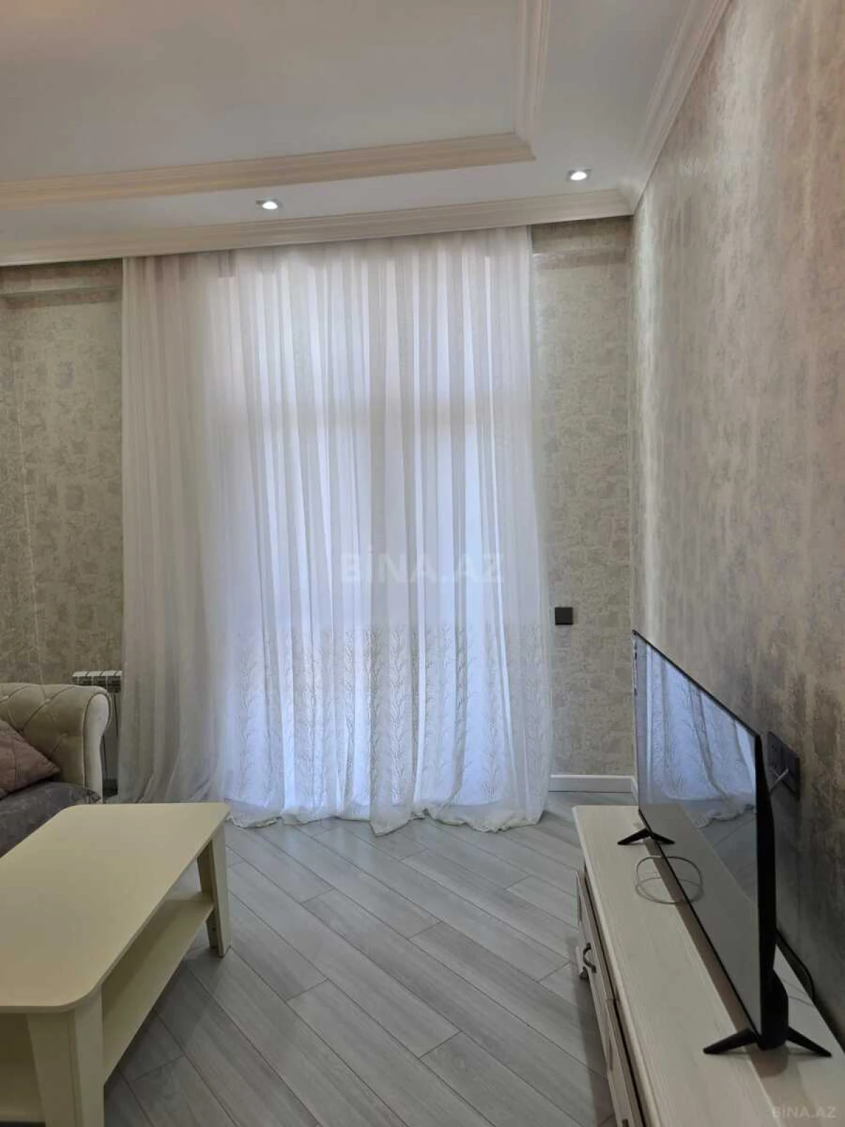 Kirayə verilir 2 otaqlı mənzil 70 m²