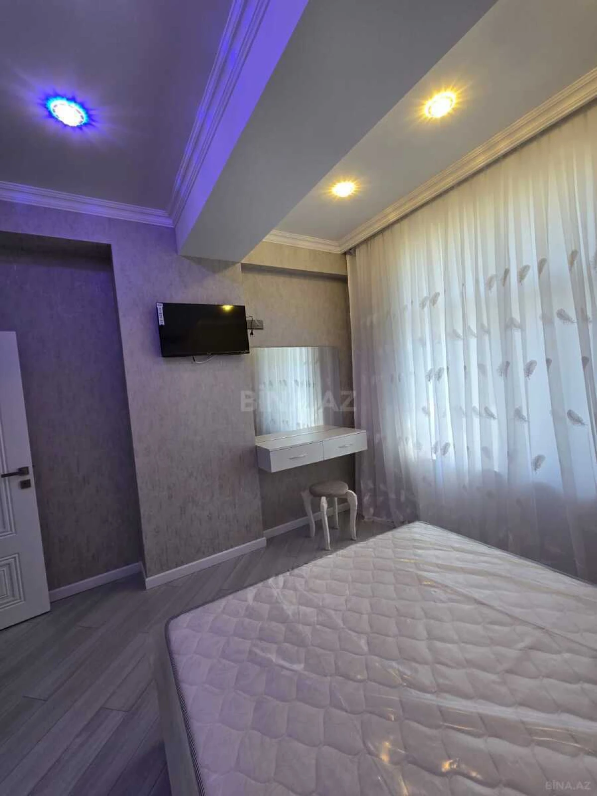 Kirayə verilir 2 otaqlı mənzil 70 m²