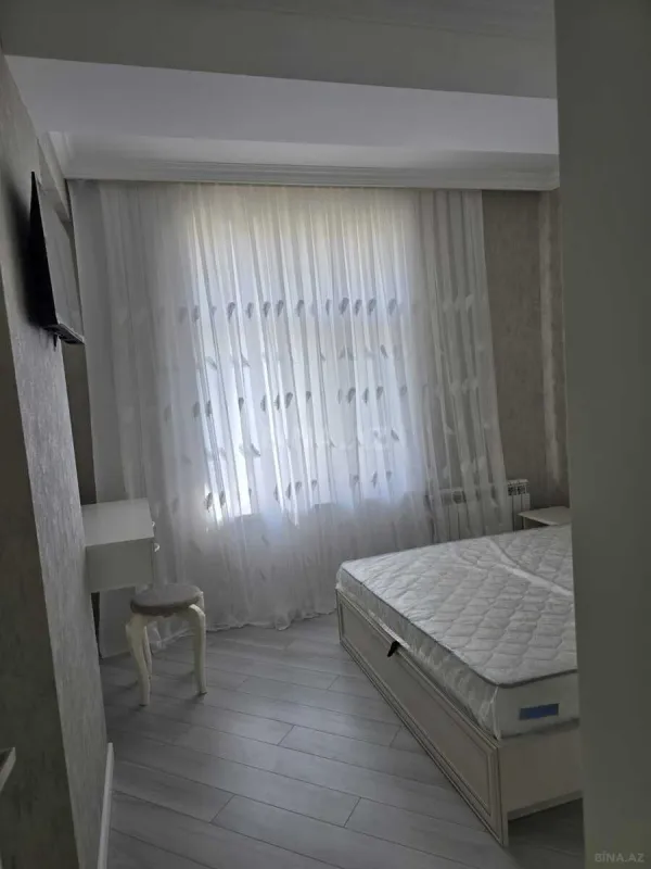 Kirayə verilir 2 otaqlı mənzil 70 m²