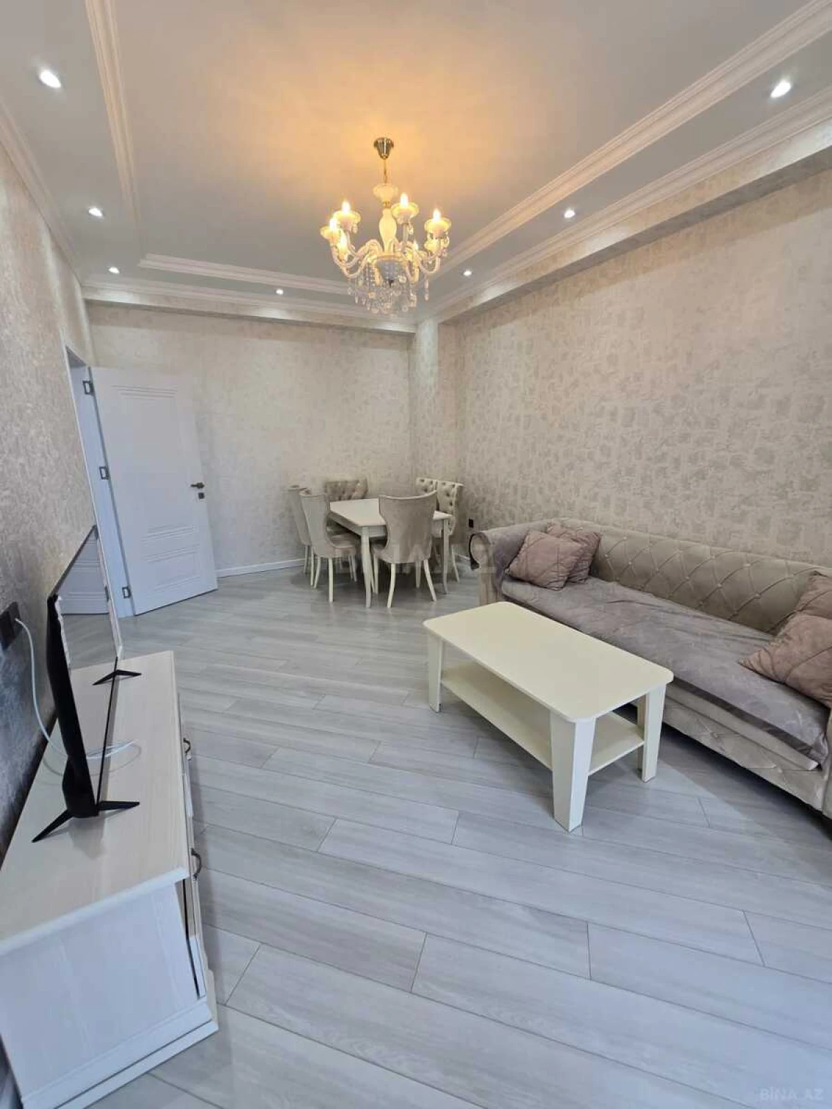 Kirayə verilir 2 otaqlı mənzil 70 m²
