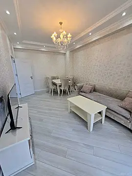 Kirayə verilir 2 otaqlı mənzil 70 m²