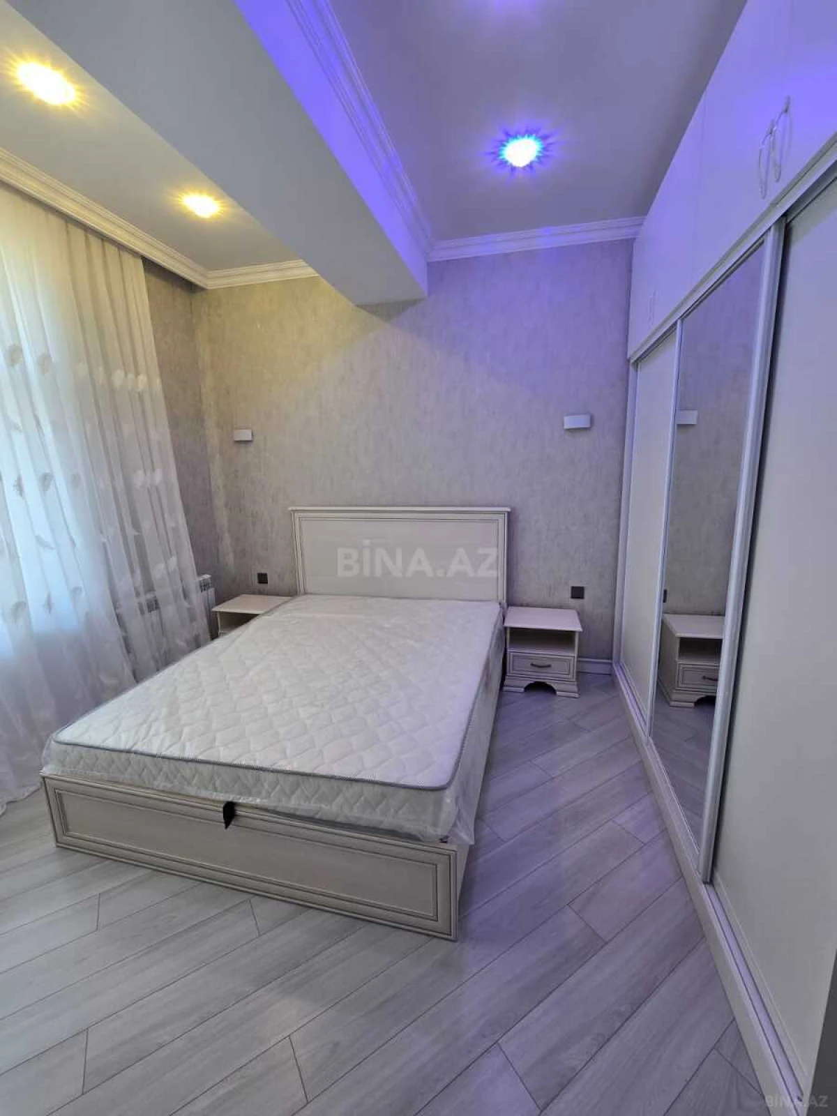 Kirayə verilir 2 otaqlı mənzil 70 m²