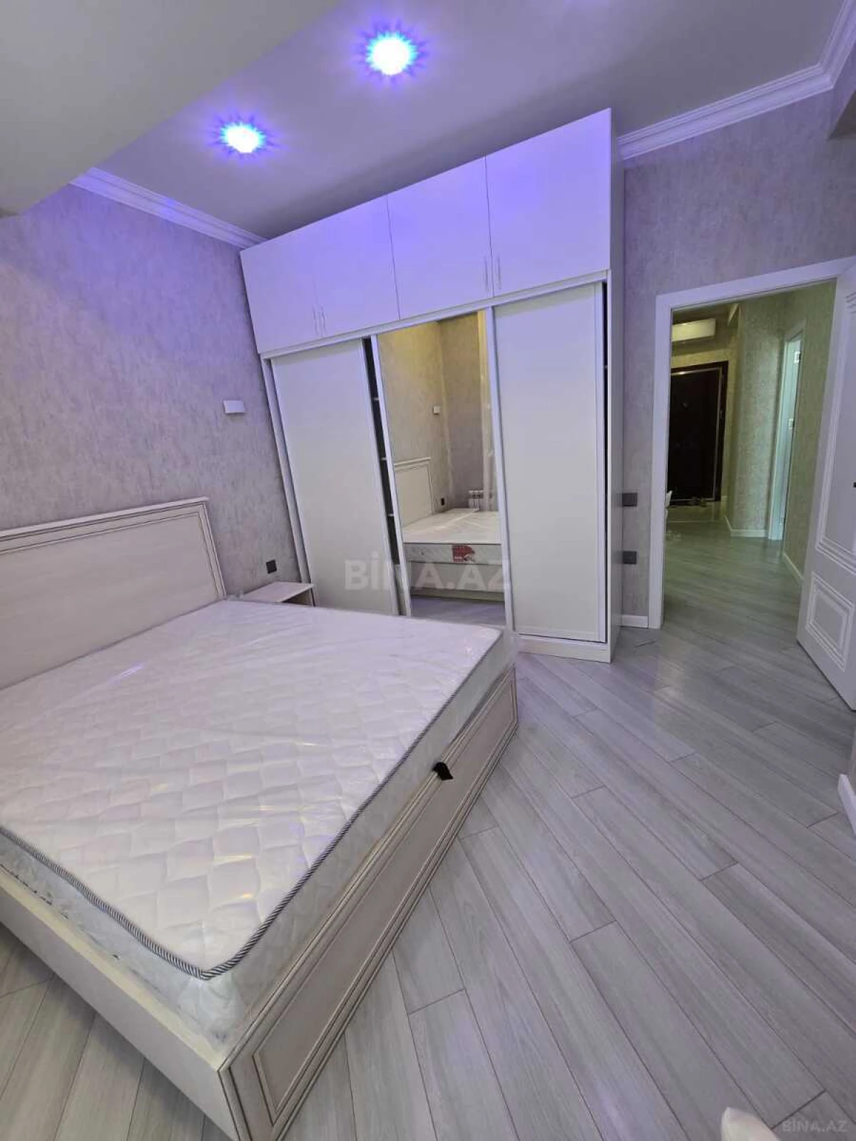 Kirayə verilir 2 otaqlı mənzil 70 m²