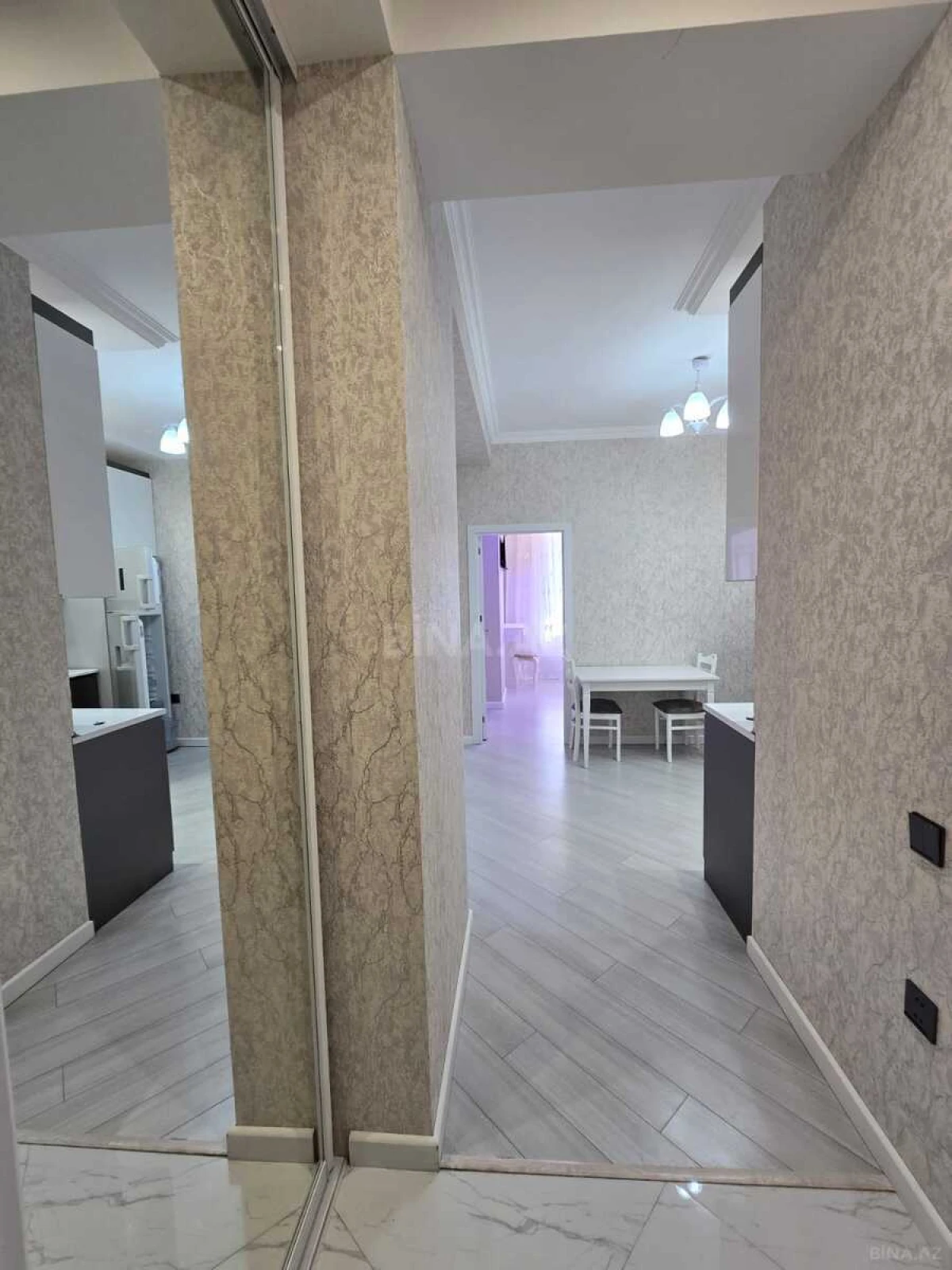 Kirayə verilir 2 otaqlı mənzil 70 m²