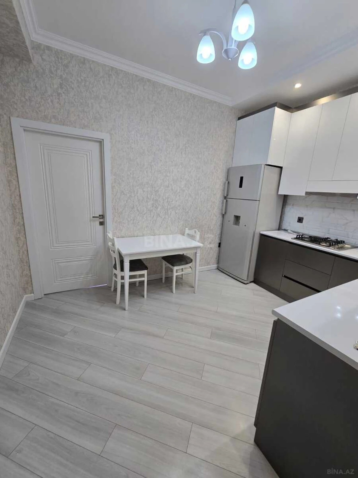 Kirayə verilir 2 otaqlı mənzil 70 m²