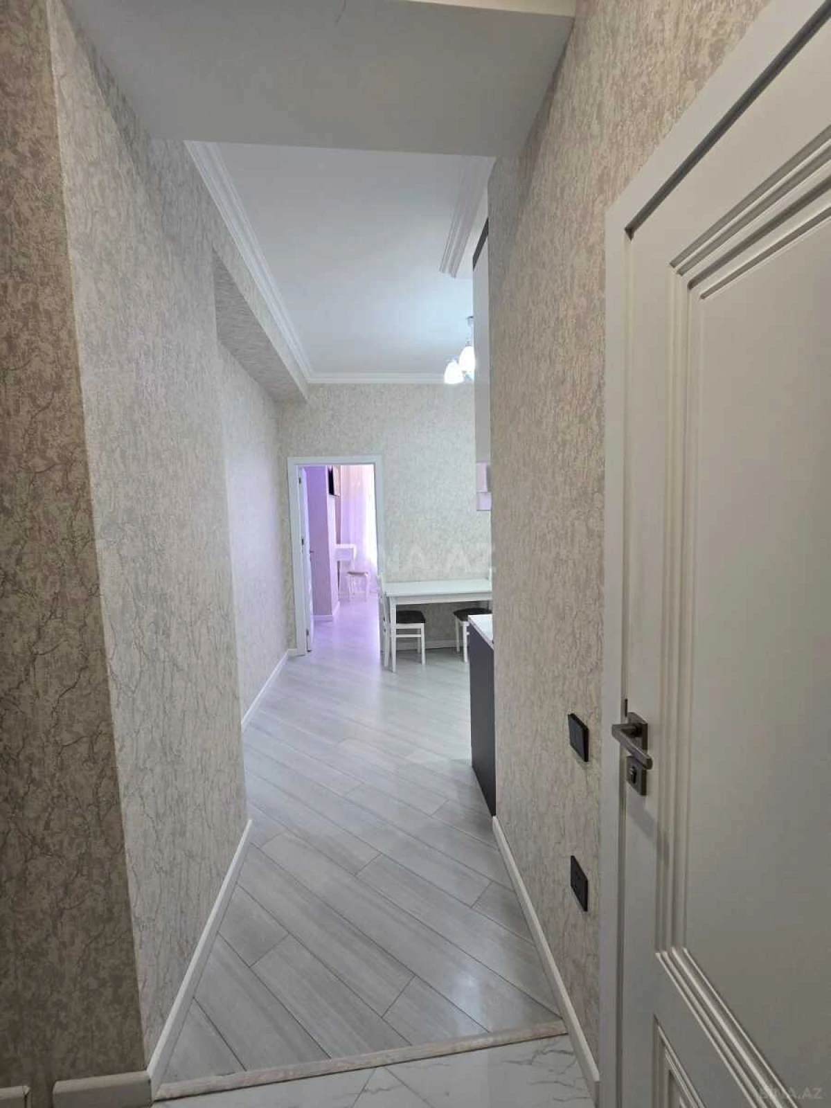 Kirayə verilir 2 otaqlı mənzil 70 m²