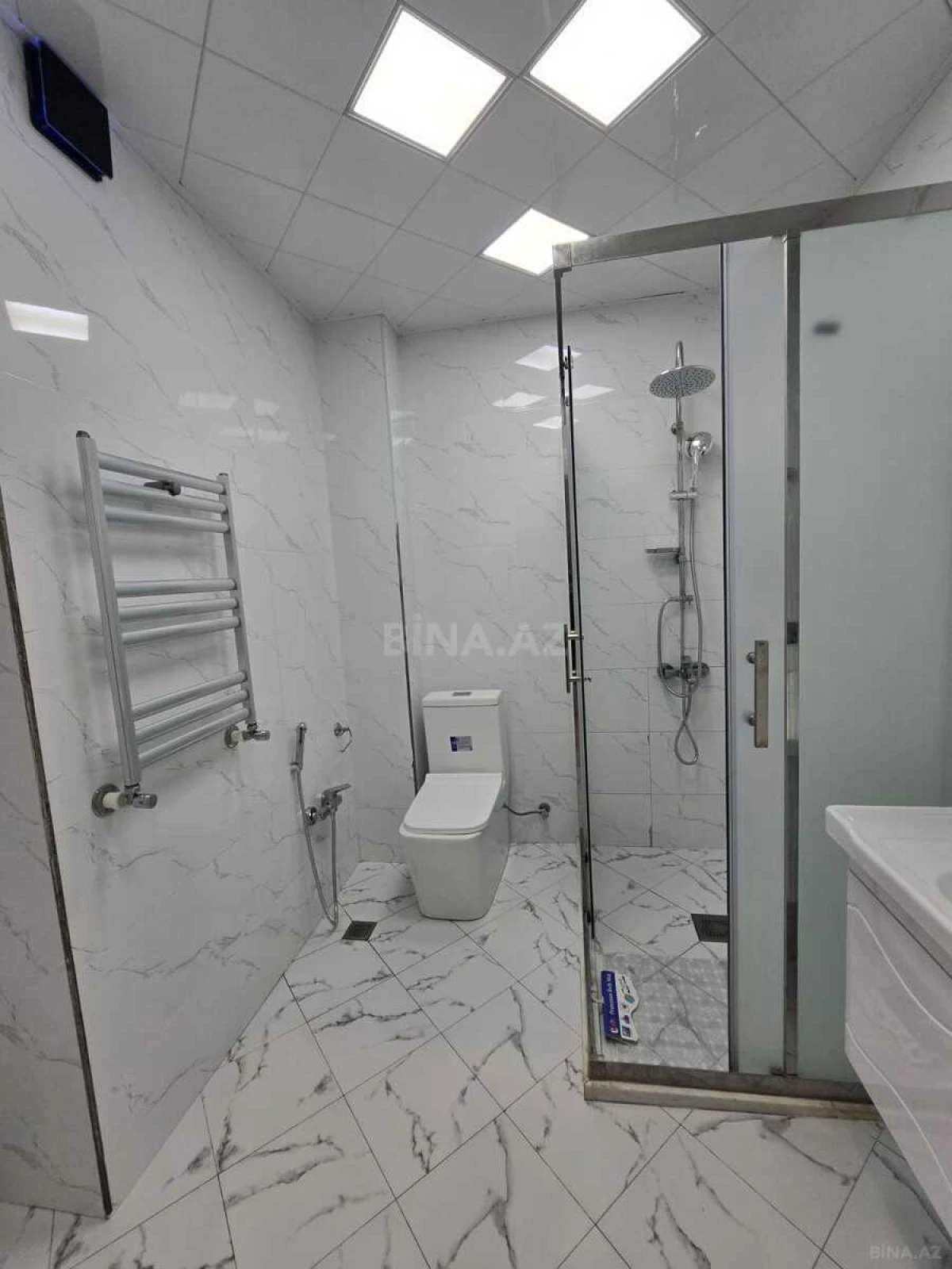 Kirayə verilir 2 otaqlı mənzil 70 m²
