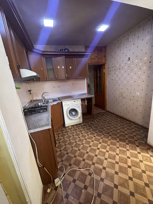 Satılır 1 otaqlı mənzil 42 m²