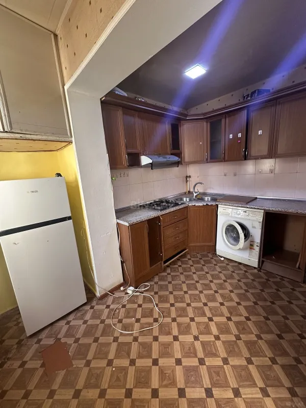 Satılır 1 otaqlı mənzil 42 m²