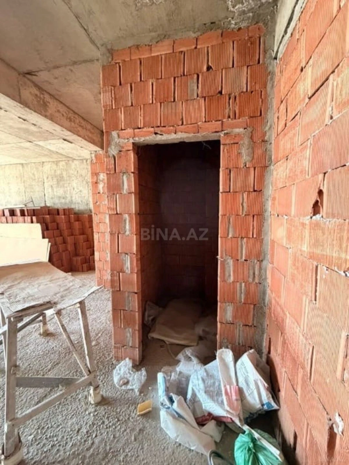Satılır 3 otaqlı mənzil 110 m²