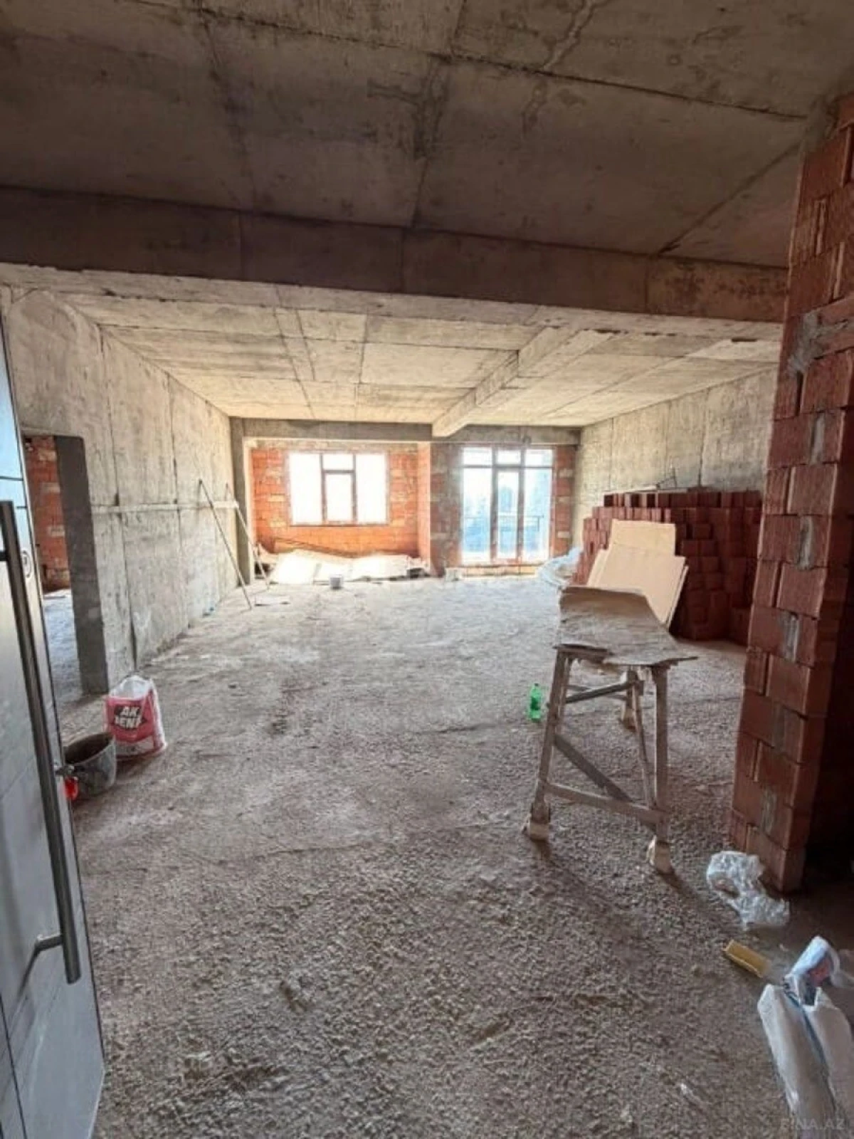 Satılır 3 otaqlı mənzil 110 m²