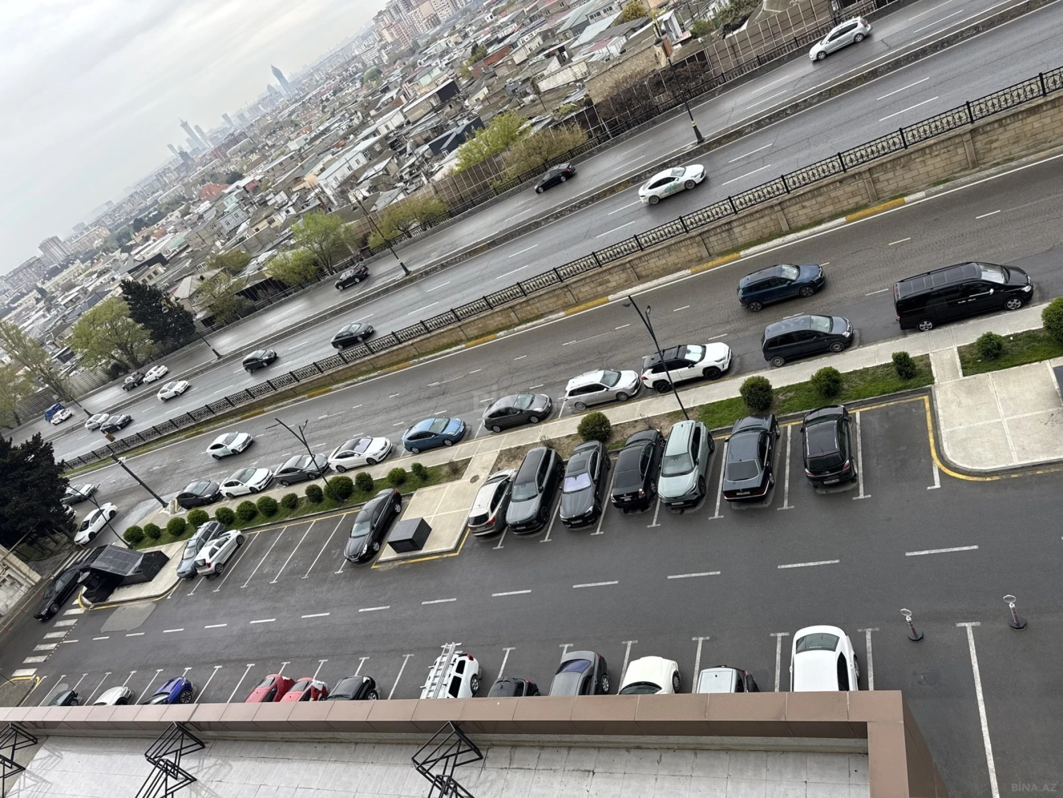 Satılır 3 otaqlı mənzil 110 m²