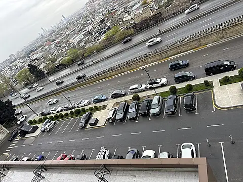 Satılır 3 otaqlı mənzil 110 m²