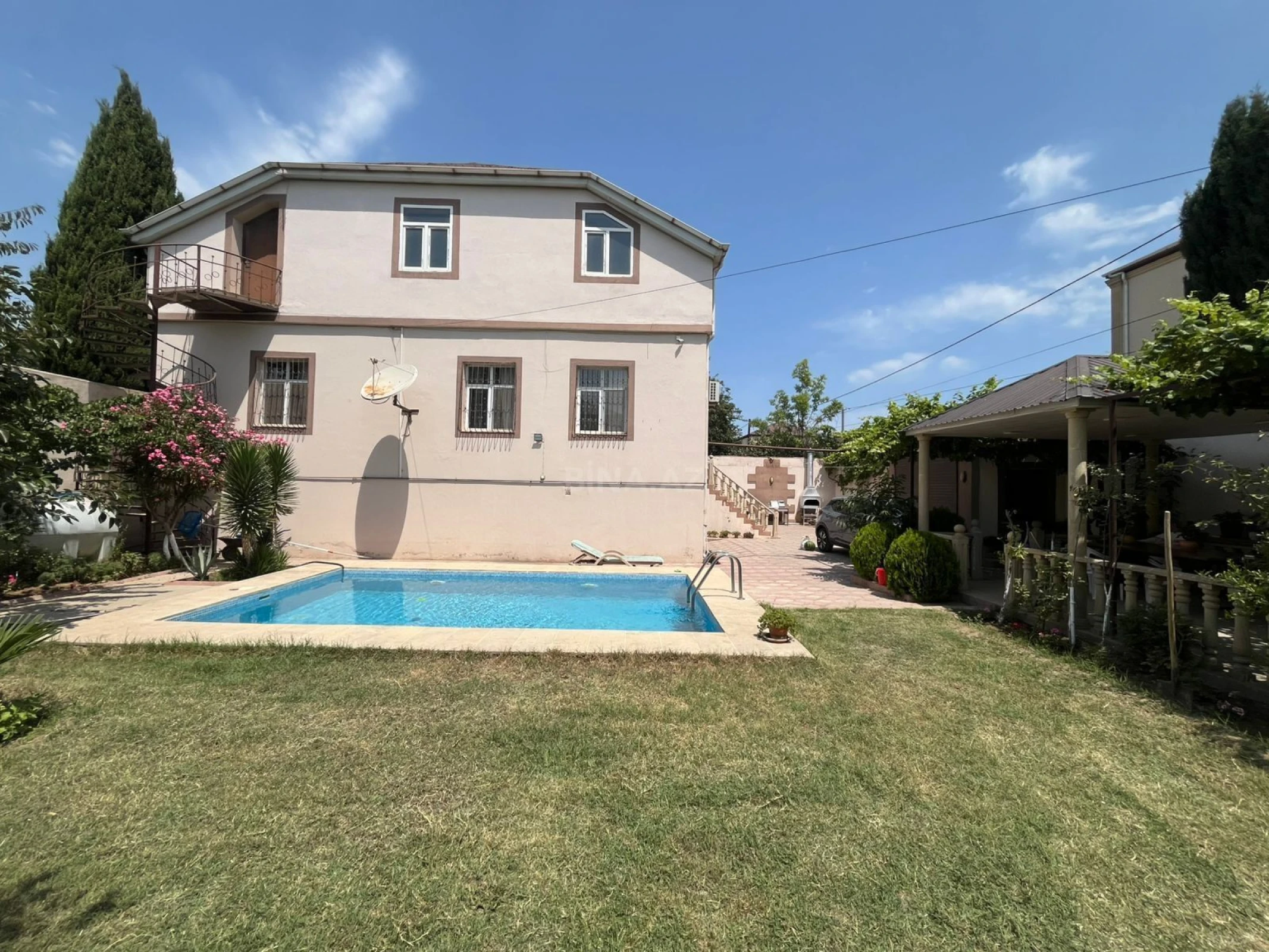 Kirayə verilir 4 otaqlı həyət evi 220 m²