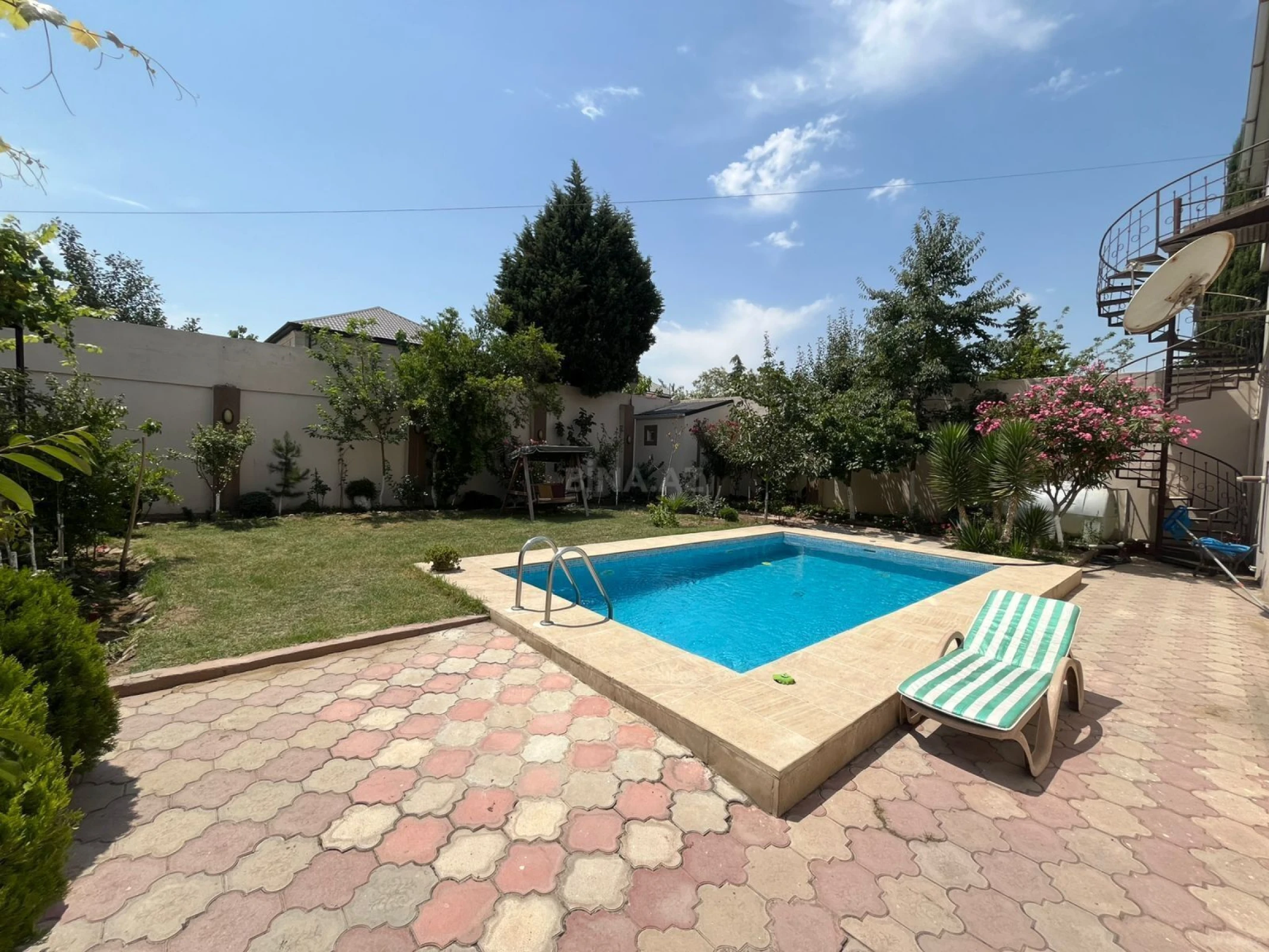 Kirayə verilir 4 otaqlı həyət evi 220 m²