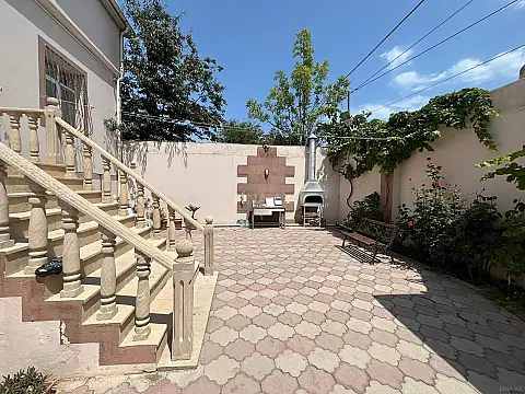 Kirayə verilir 4 otaqlı həyət evi 220 m²
