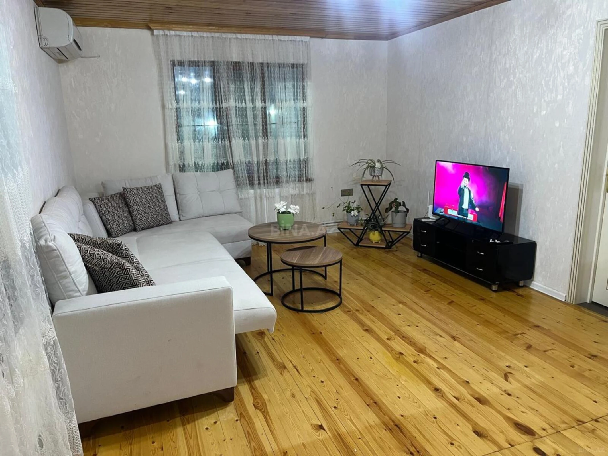 Kirayə verilir 4 otaqlı həyət evi 200 m²