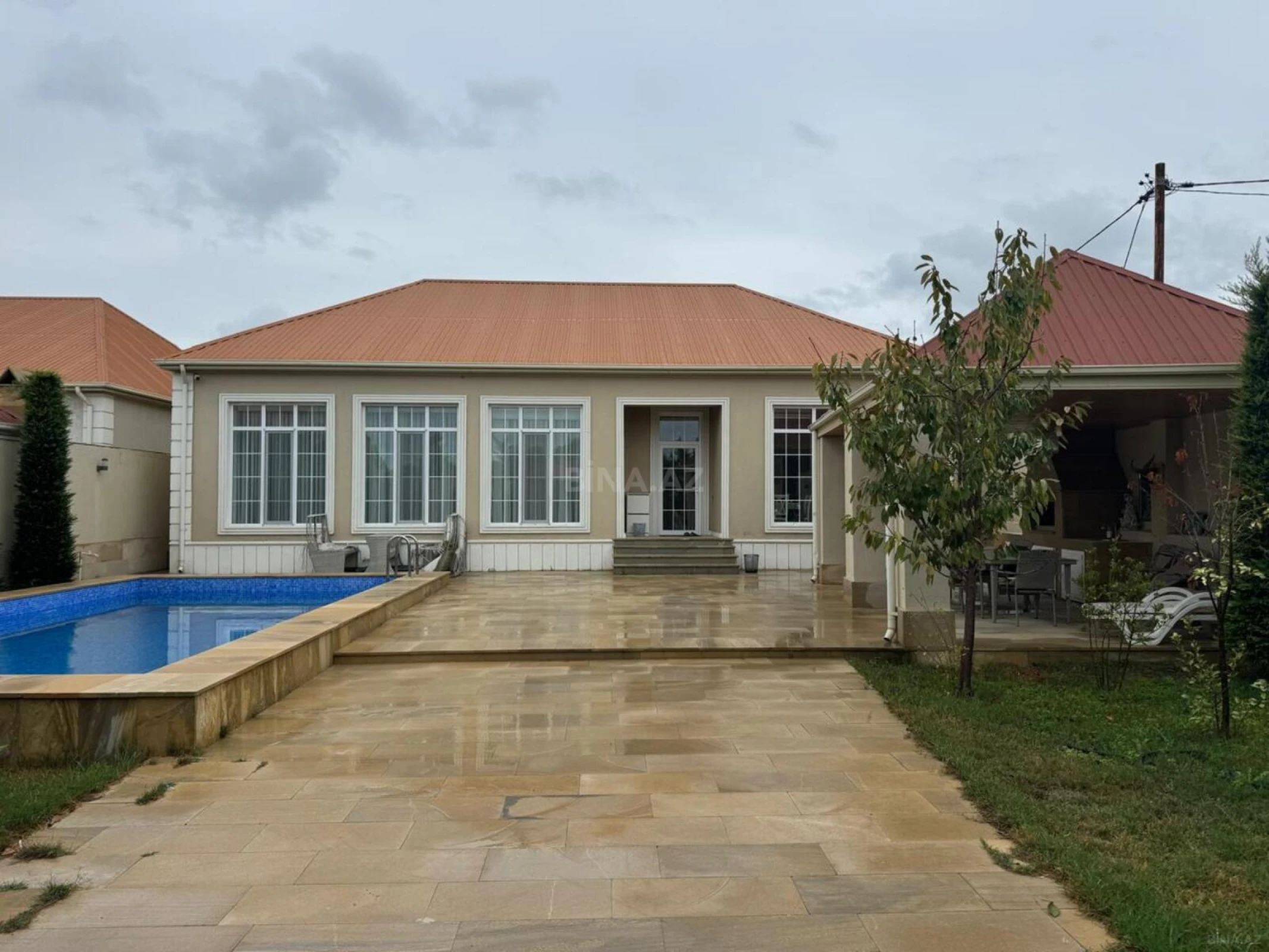 Kirayə verilir 4 otaqlı həyət evi 200 m²
