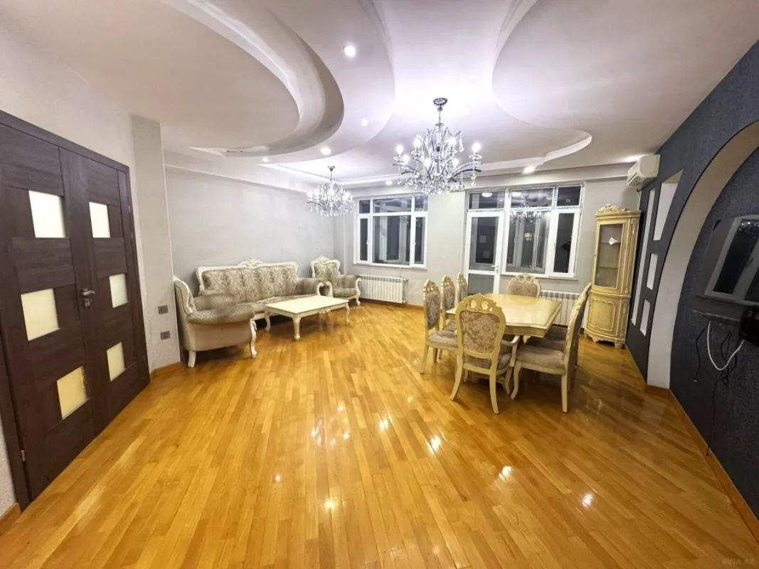 Kirayə verilir 4 otaqlı mənzil 140 m²