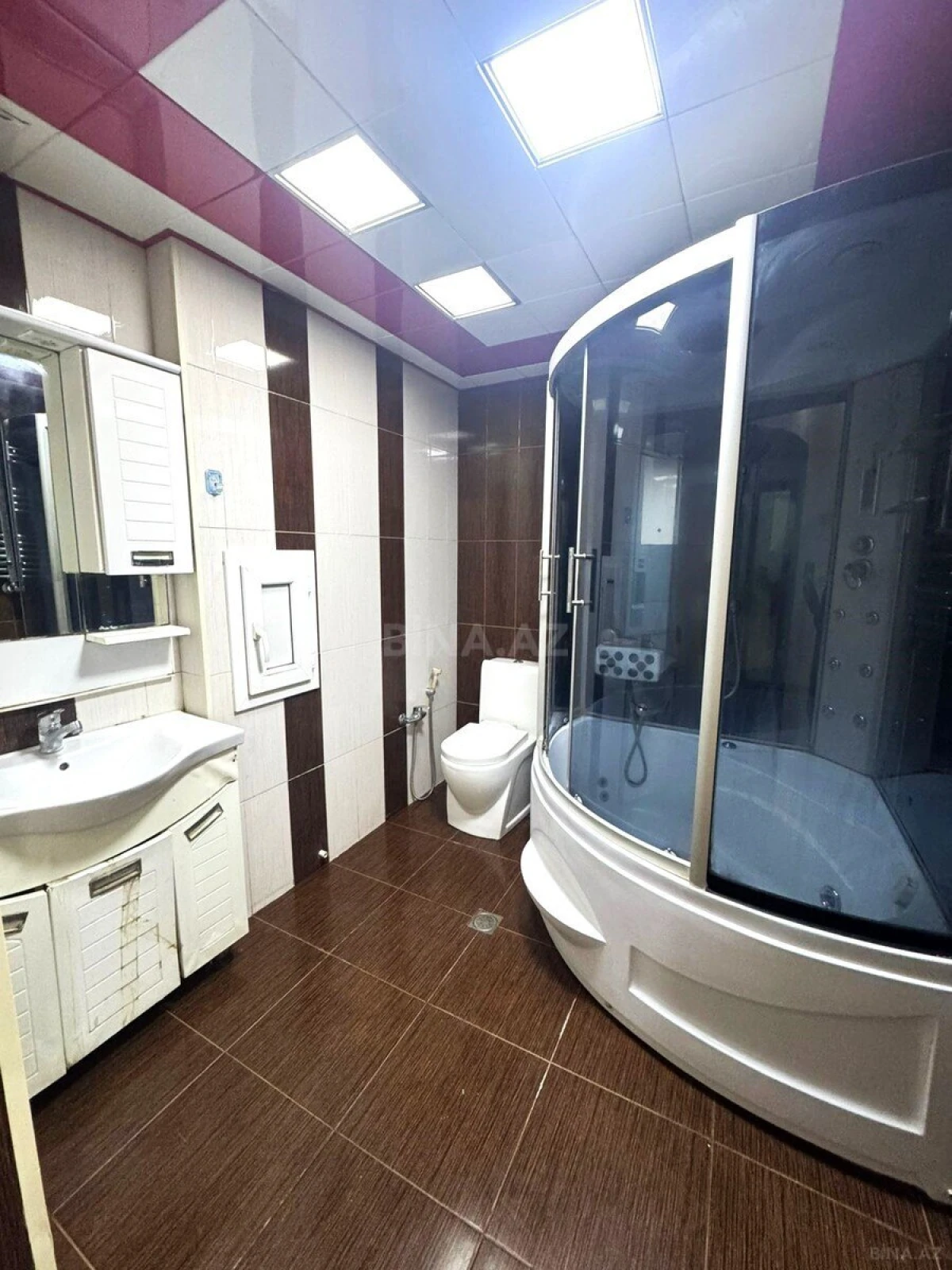 Kirayə verilir 4 otaqlı mənzil 140 m²