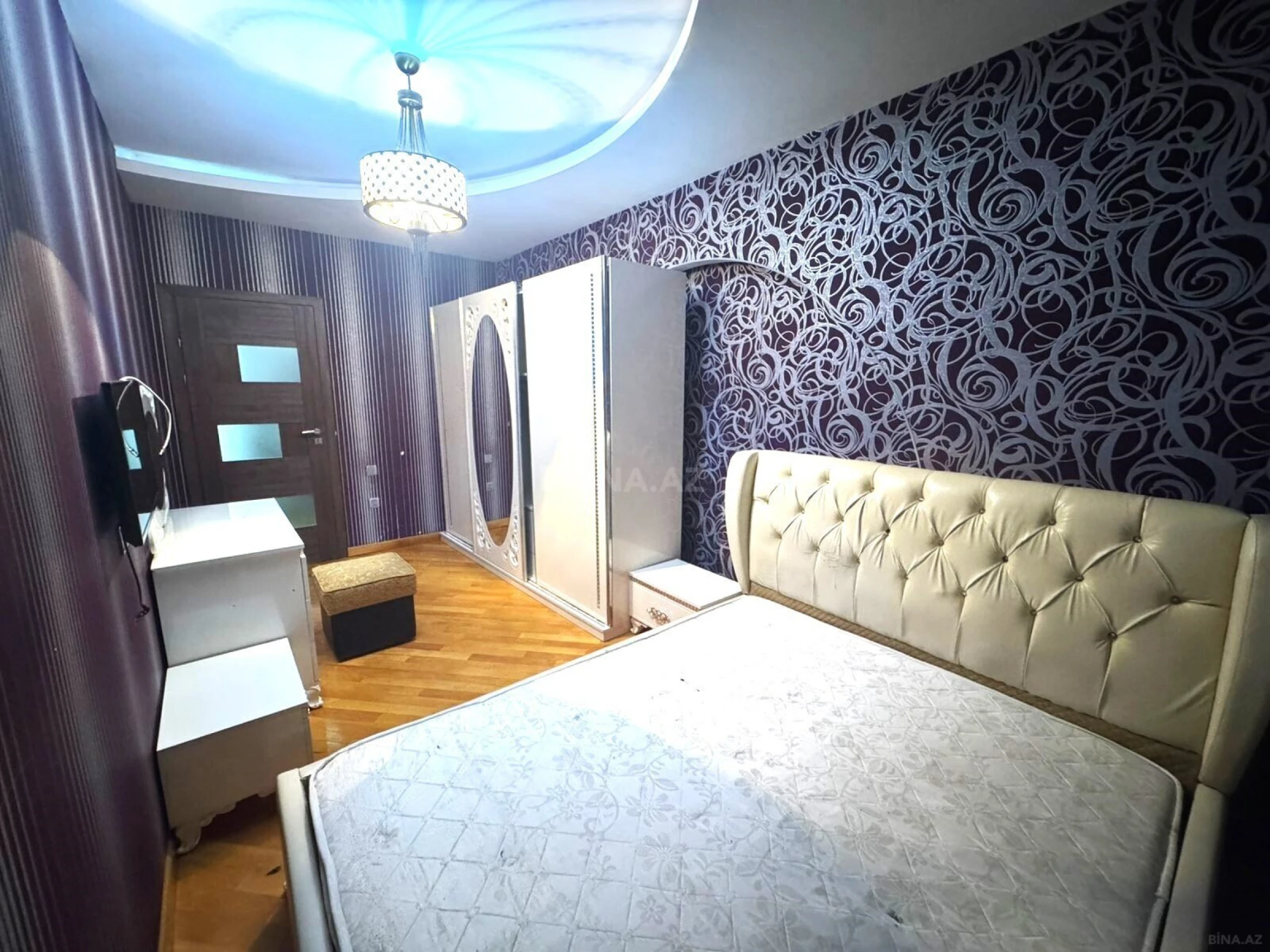 Kirayə verilir 4 otaqlı mənzil 140 m²