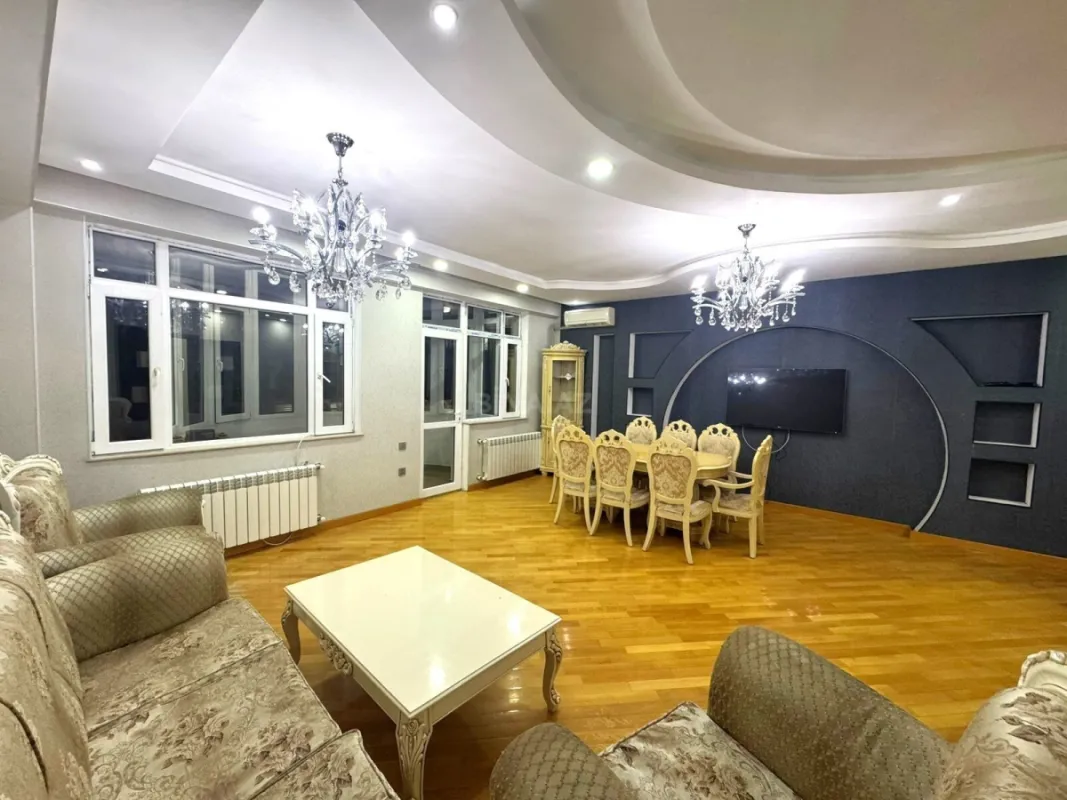 Kirayə verilir 4 otaqlı mənzil 140 m²