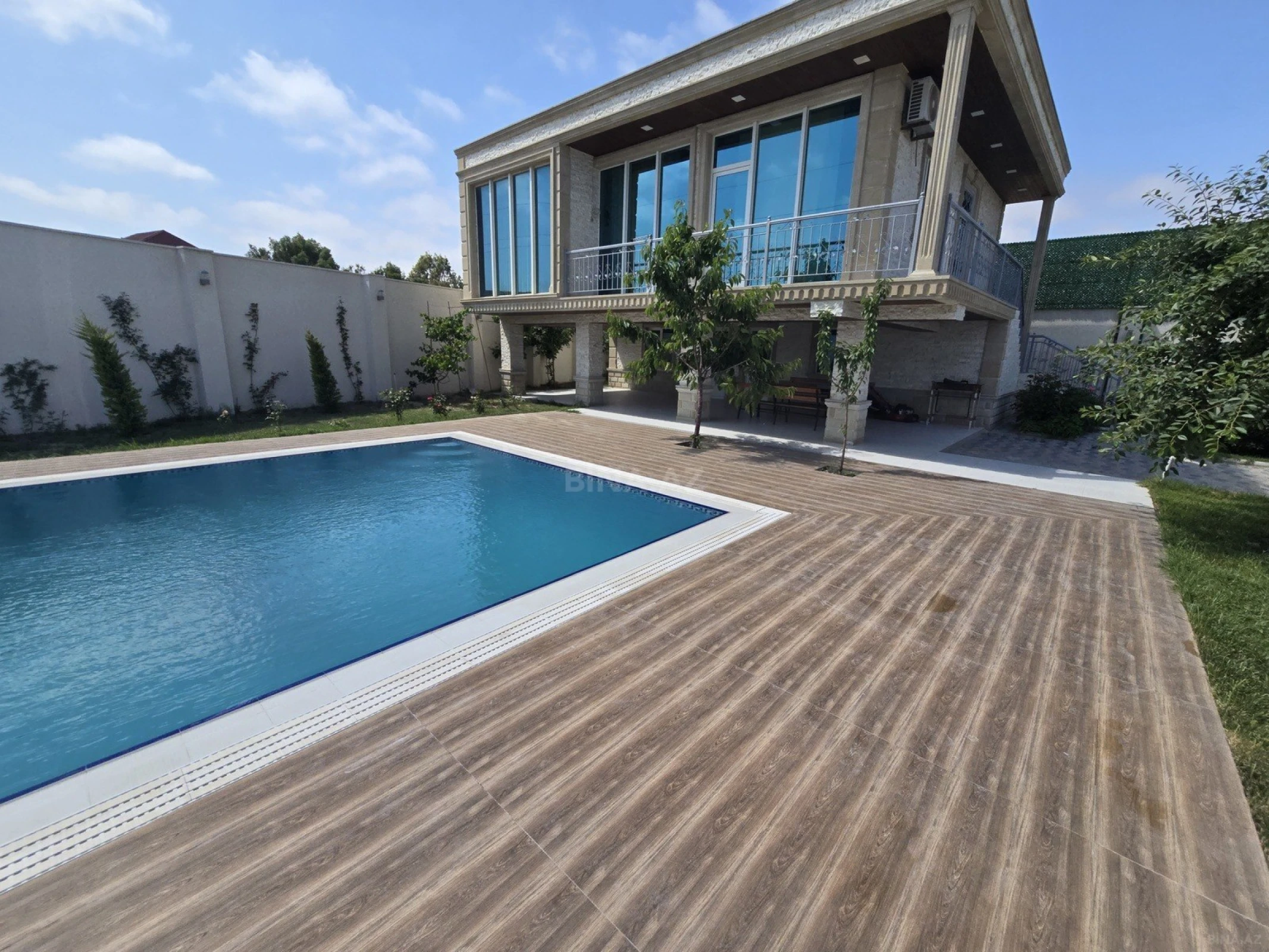 Kirayə verilir 4 otaqlı həyət evi 220 m²