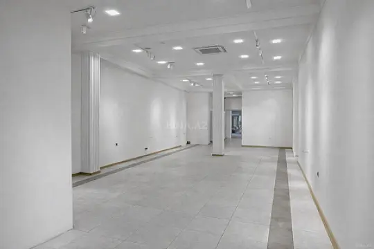 Kirayə verilir 1 otaqlı ofis 160 m²