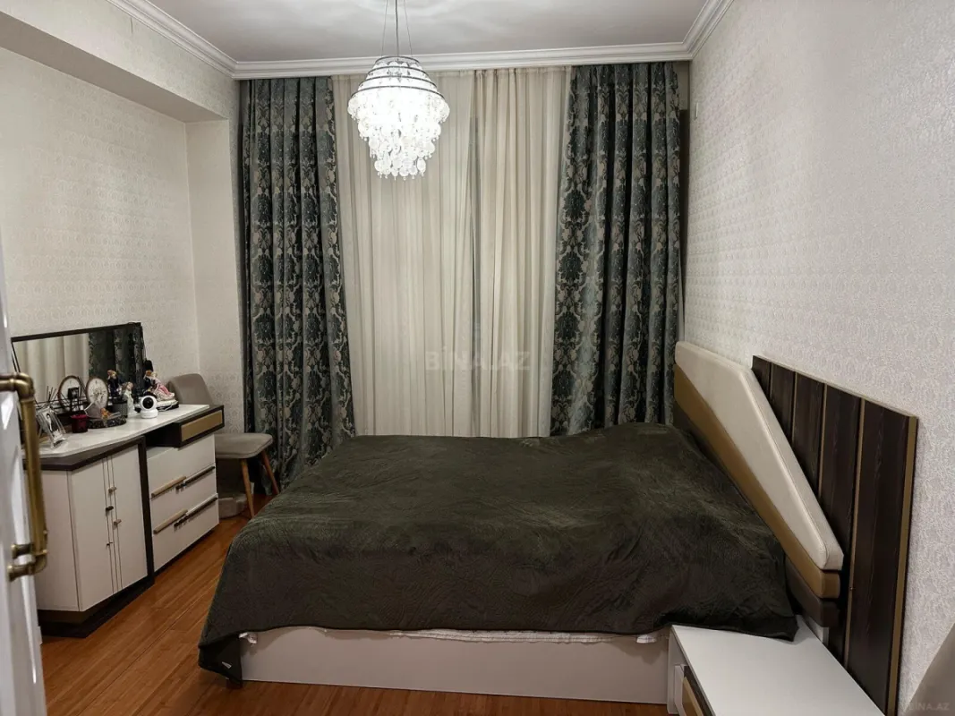 Satılır 2 otaqlı mənzil 77 m²