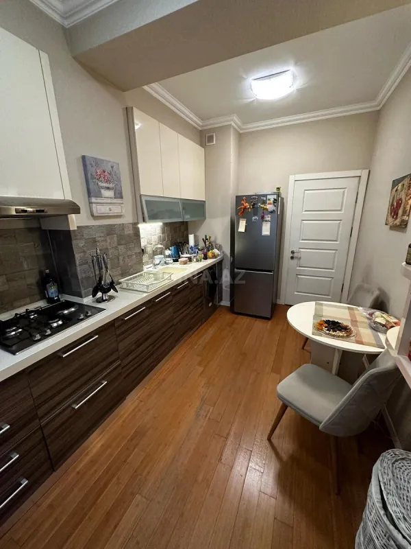 Satılır 2 otaqlı mənzil 77 m²