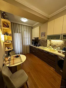 Satılır 2 otaqlı mənzil 77 m²