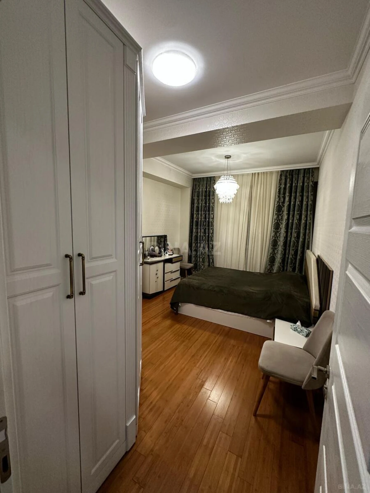 Satılır 2 otaqlı mənzil 77 m²