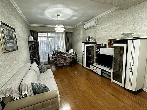 Satılır 2 otaqlı mənzil 77 m²