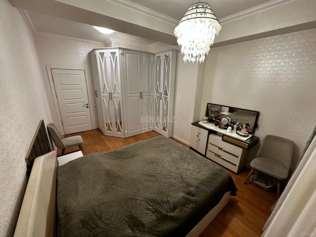 Satılır 2 otaqlı mənzil 77 m²