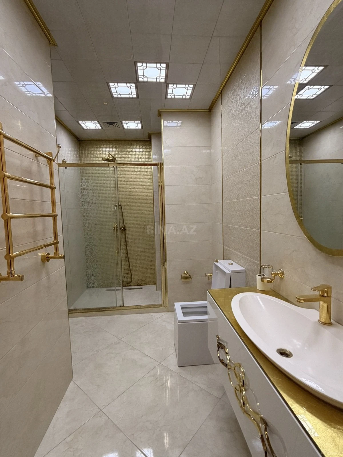 Kirayə verilir 4 otaqlı mənzil 250 m²