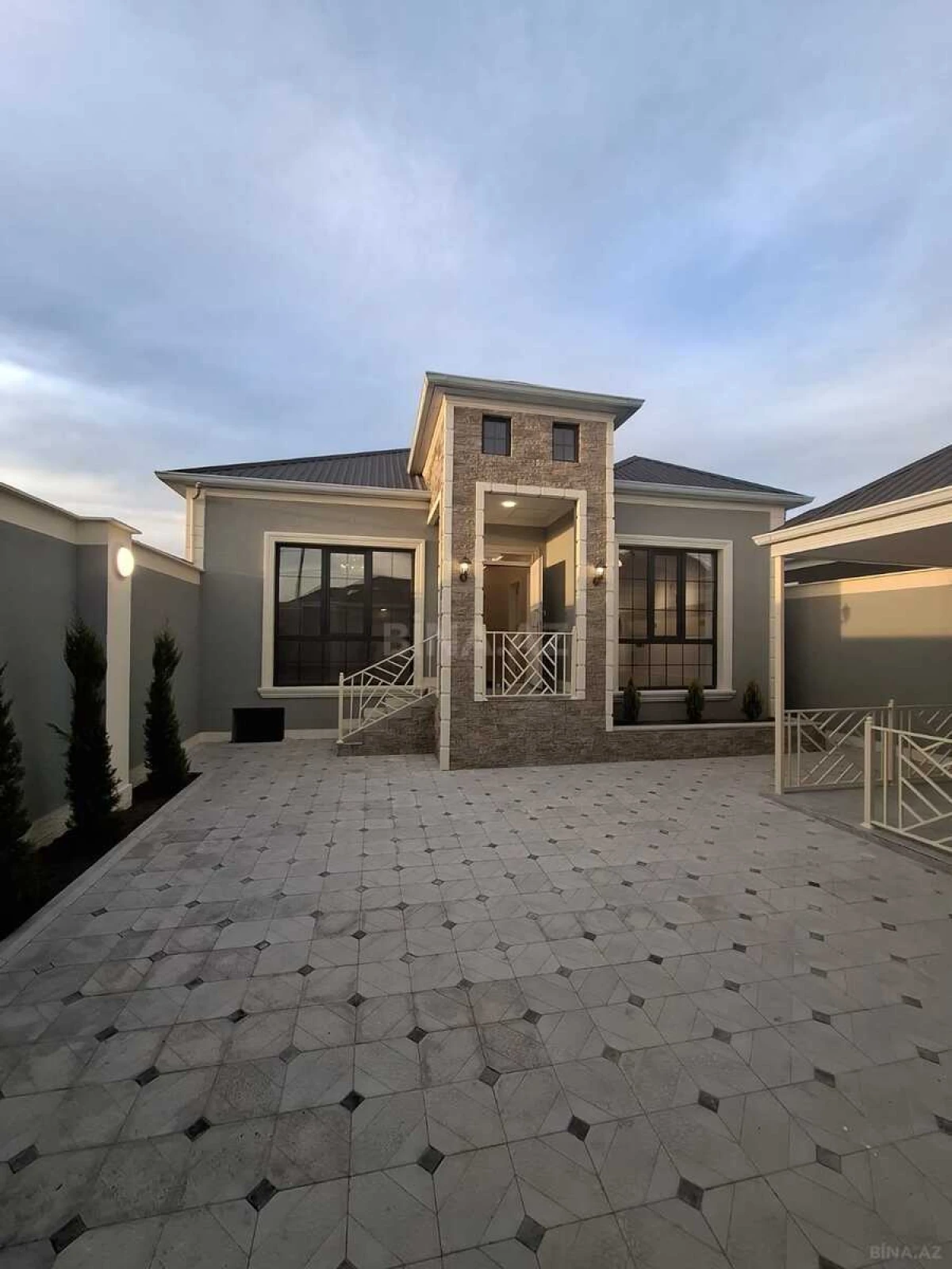 Satılır 4 otaqlı həyət evi 125 m²