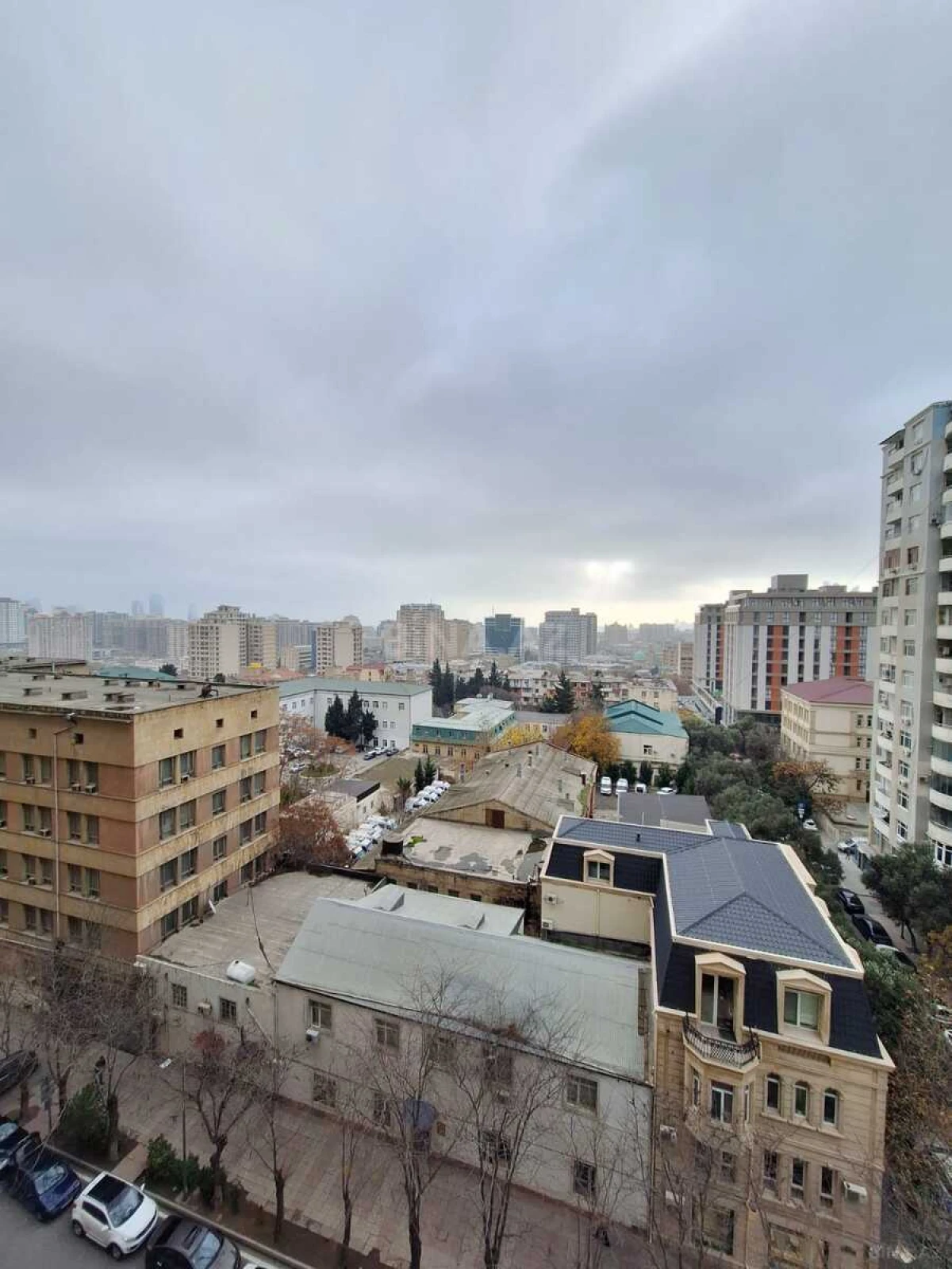 Satılır 3 otaqlı mənzil 108 m²