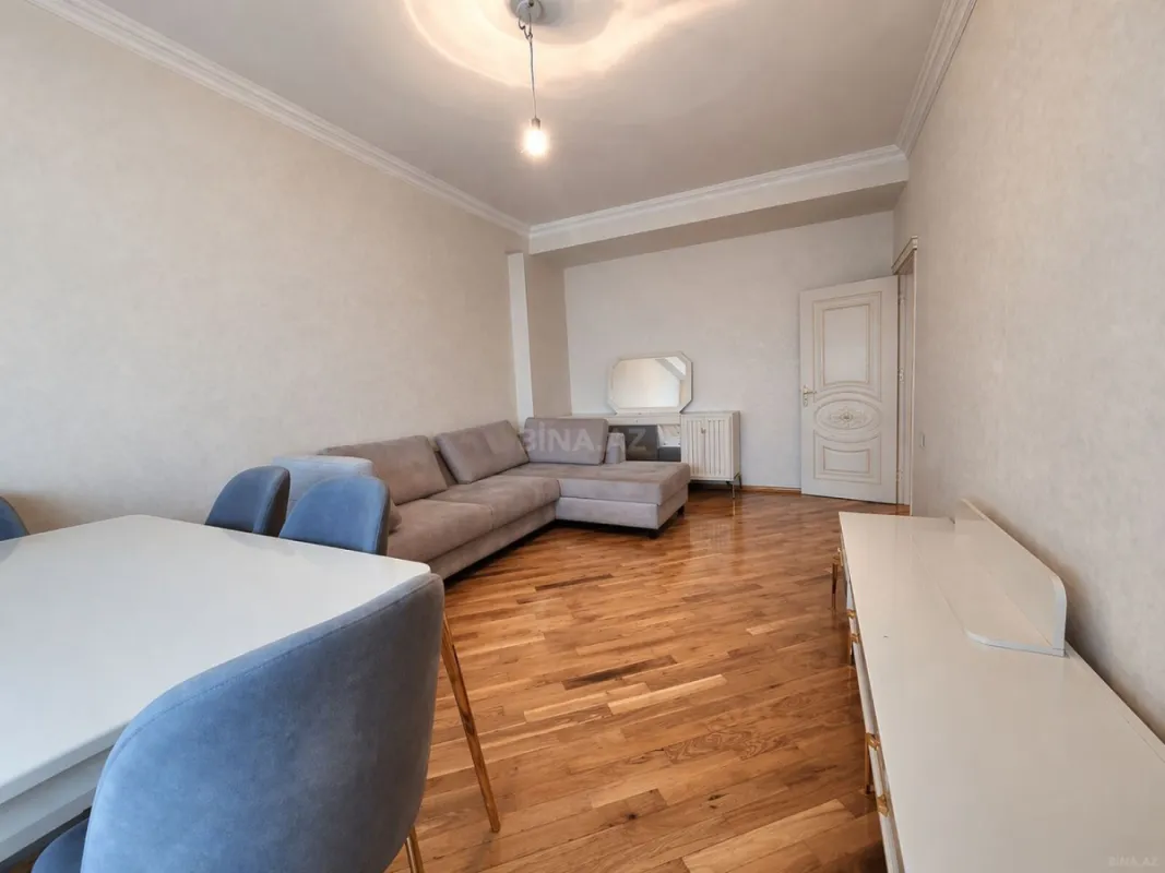Kirayə verilir 2 otaqlı mənzil 70 m²