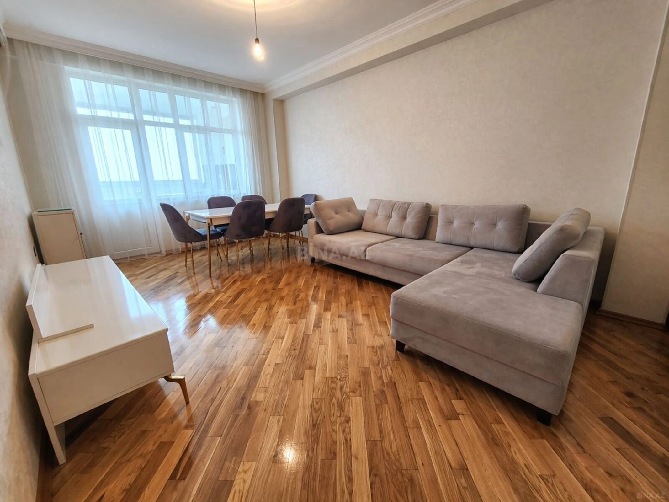 Kirayə verilir 2 otaqlı mənzil 70 m²
