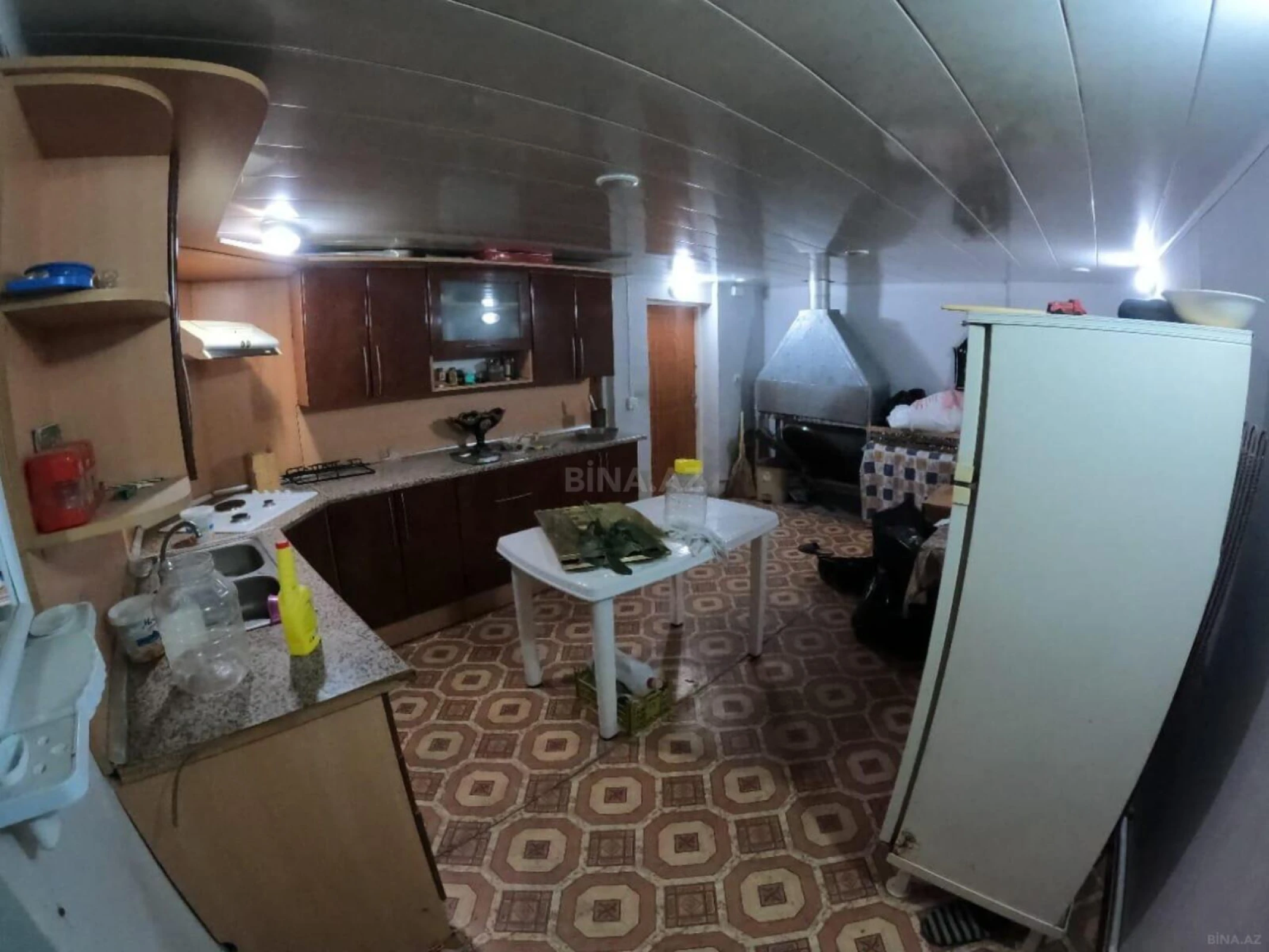 Satılır 6 otaqlı həyət evi 600 m²