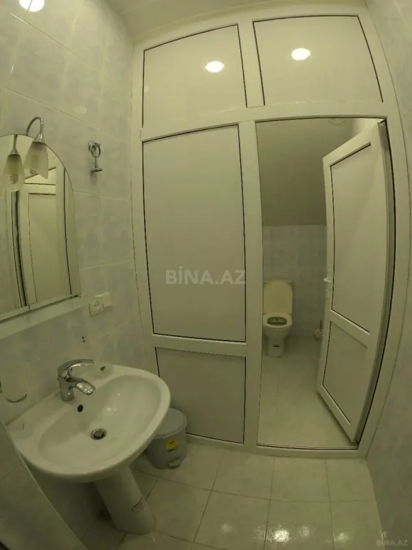 Satılır 6 otaqlı həyət evi 600 m²