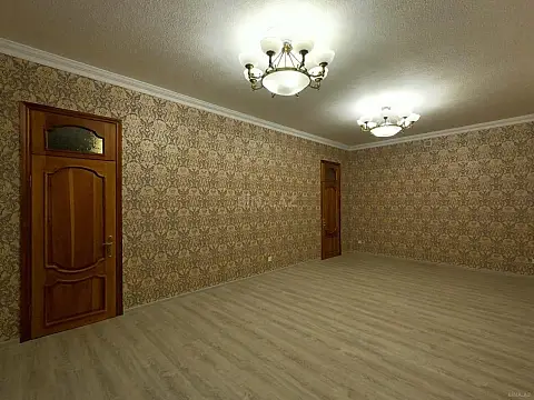 Satılır 6 otaqlı həyət evi 600 m²