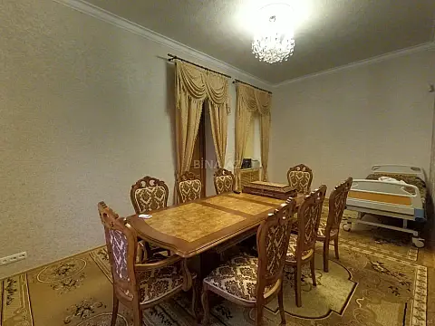 Satılır 6 otaqlı həyət evi 600 m²