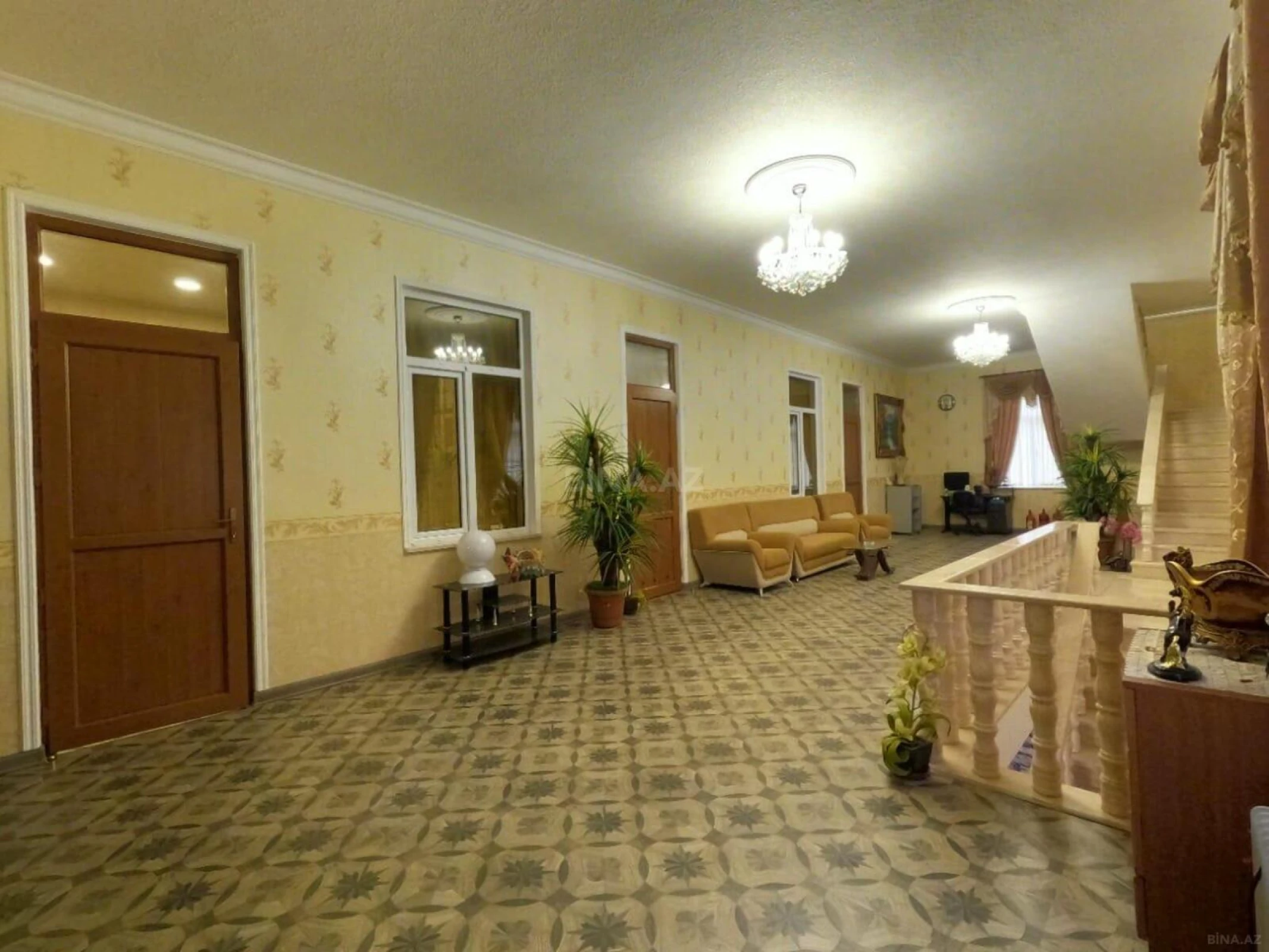 Satılır 6 otaqlı həyət evi 600 m²