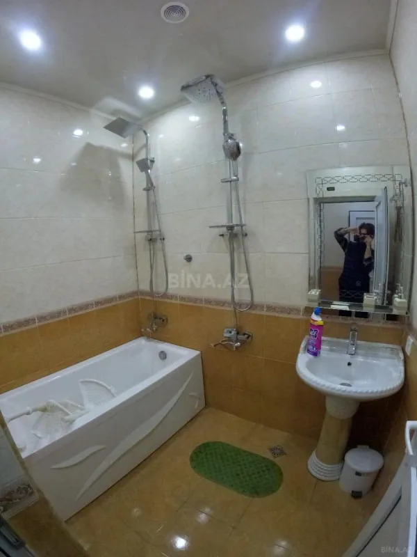 Satılır 6 otaqlı həyət evi 600 m²