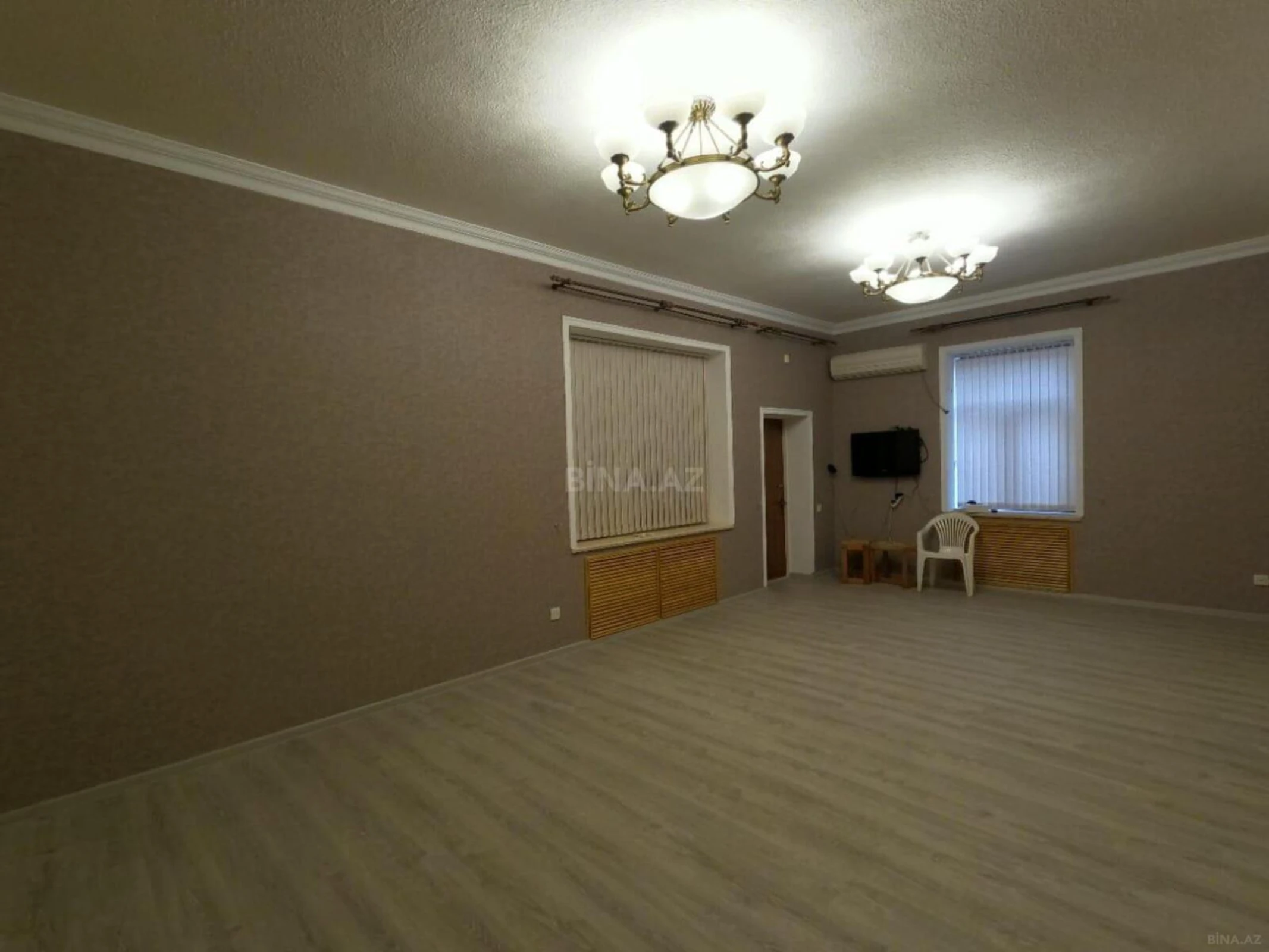 Satılır 6 otaqlı həyət evi 600 m²