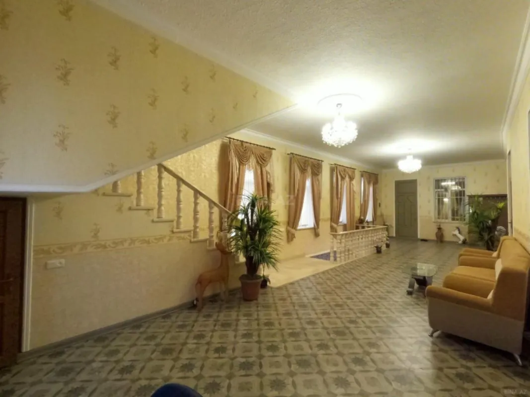 Satılır 6 otaqlı həyət evi 600 m²
