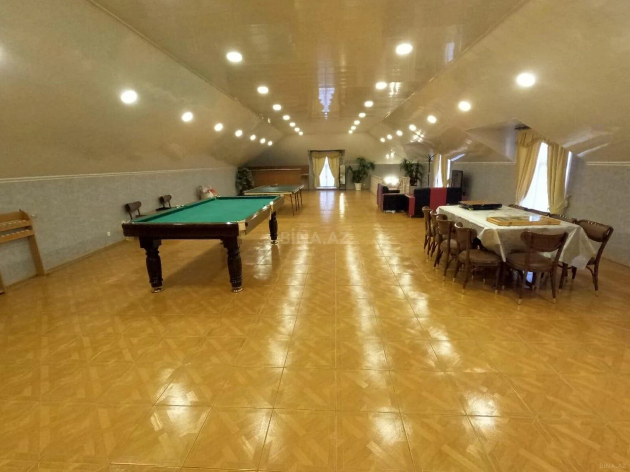 Satılır 6 otaqlı həyət evi 600 m²